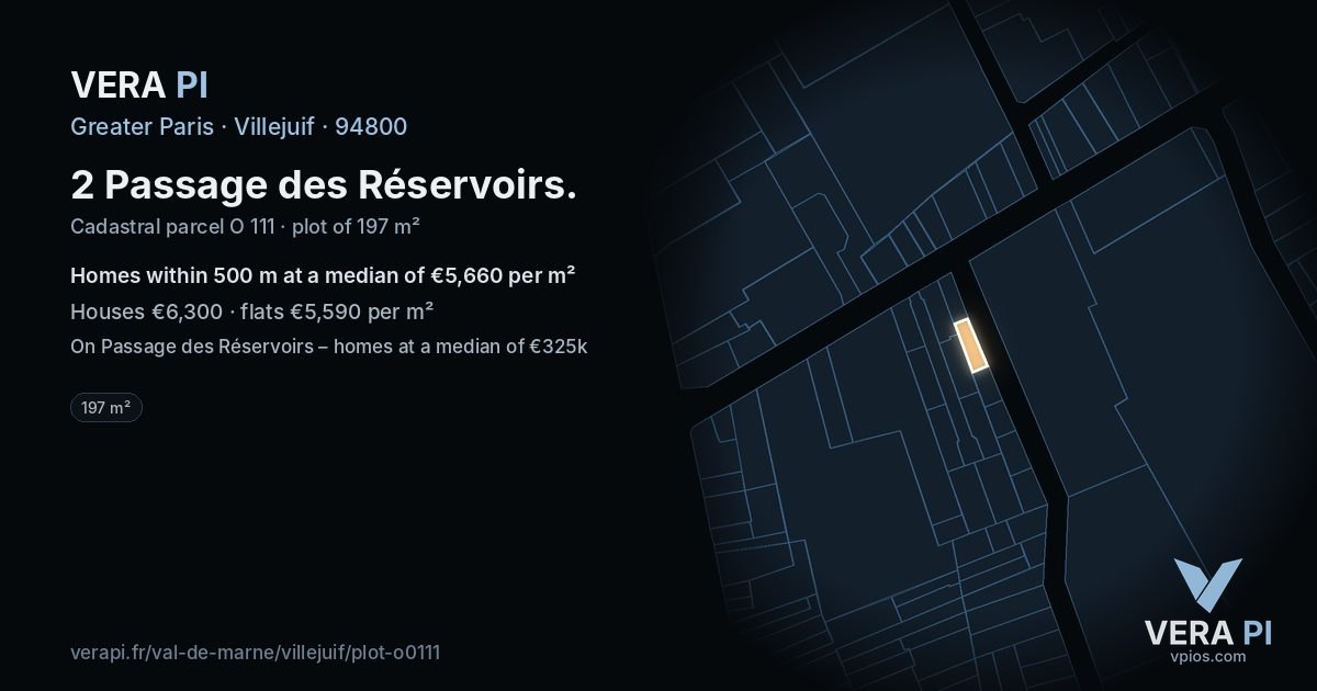 2 Passage des Réservoirs, Villejuif at night – the plot lit, the parcels around coloured by the prices near them