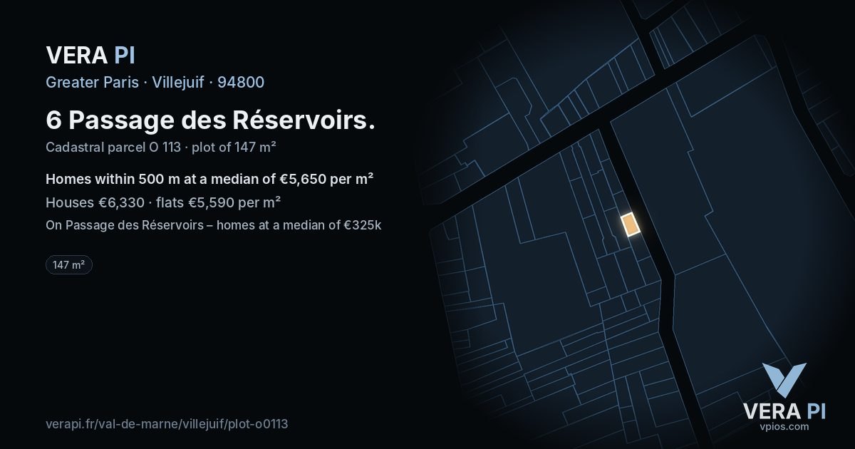 6 Passage des Réservoirs, Villejuif at night – the plot lit, the parcels around coloured by the prices near them