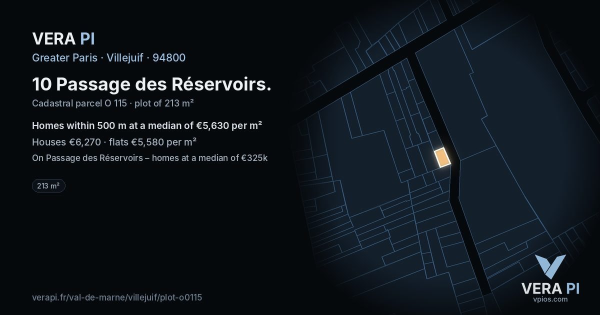 10 Passage des Réservoirs, Villejuif at night – the plot lit, the parcels around coloured by the prices near them