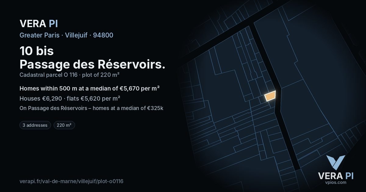 10 bis Passage des Réservoirs, Villejuif at night – the plot lit, the parcels around coloured by the prices near them