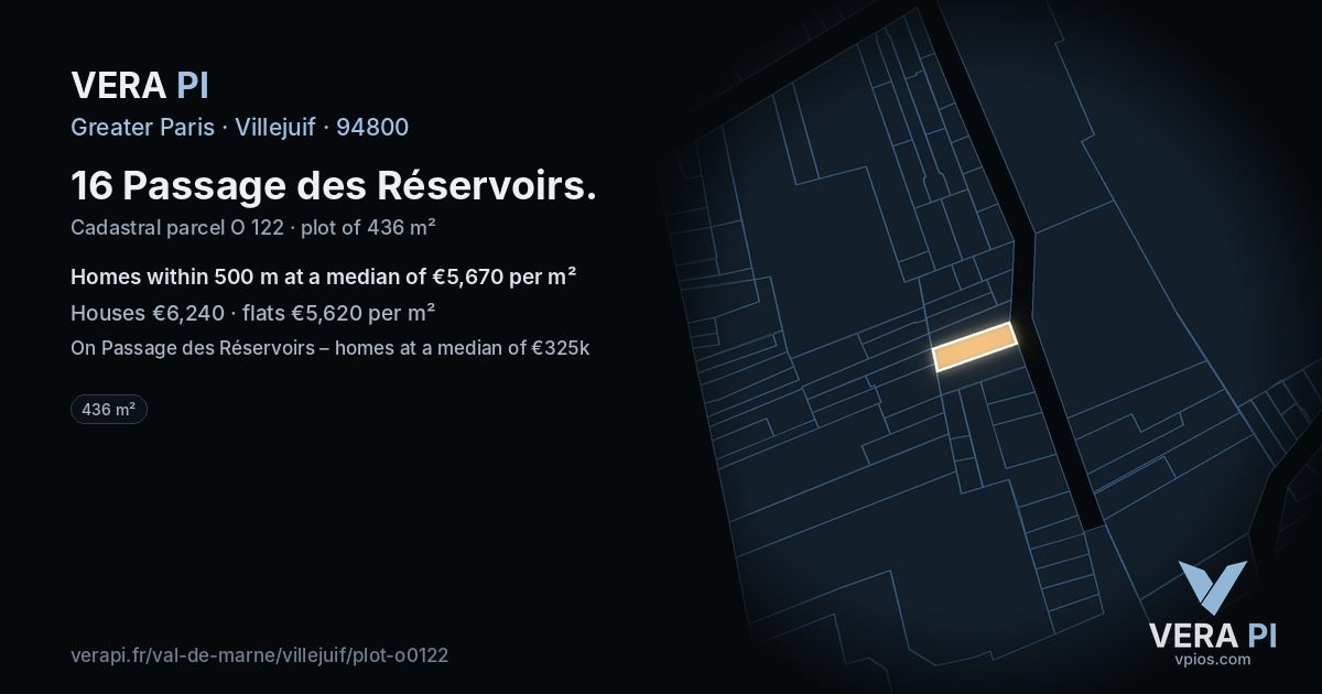 16 Passage des Réservoirs, Villejuif at night – the plot lit, the parcels around coloured by the prices near them