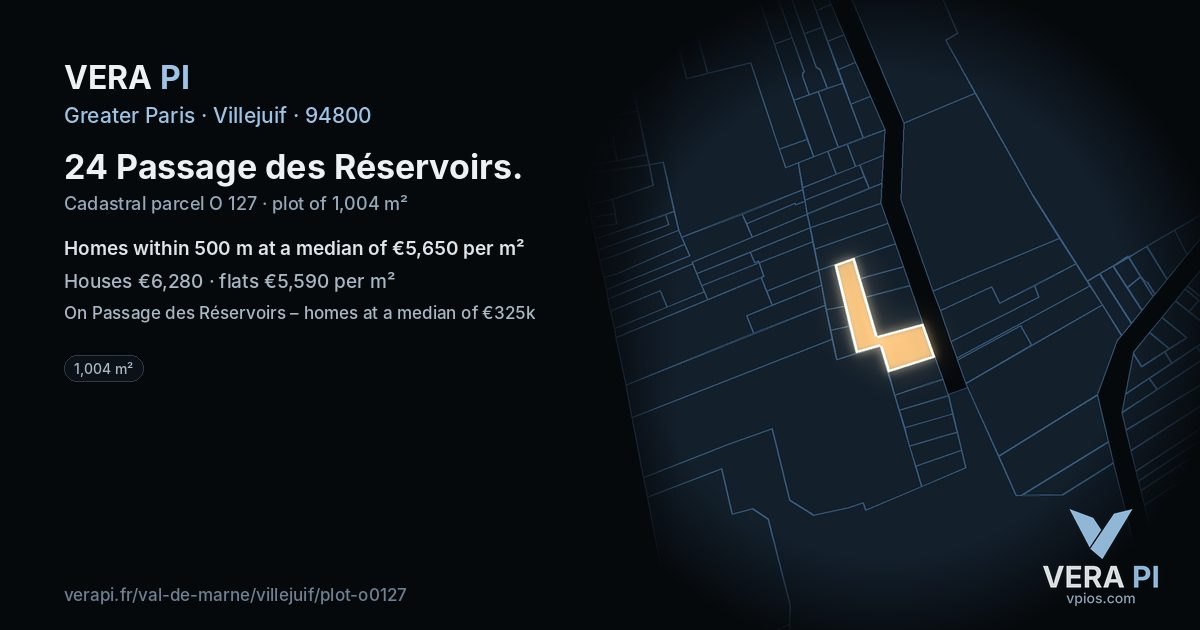 24 Passage des Réservoirs, Villejuif at night – the plot lit, the parcels around coloured by the prices near them