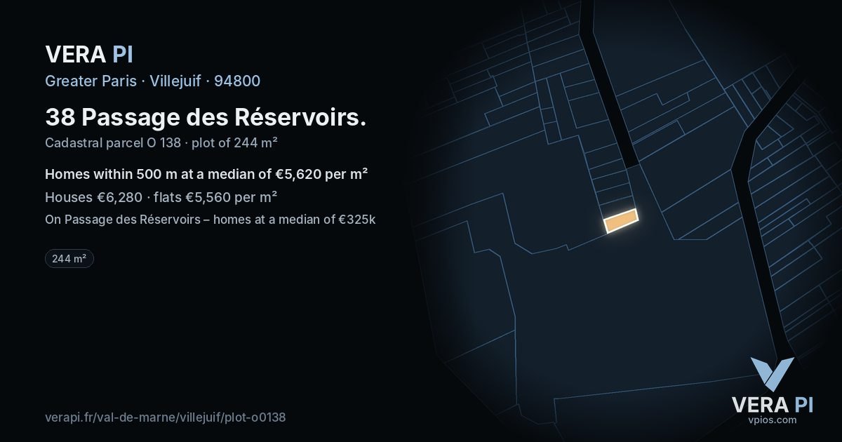 38 Passage des Réservoirs, Villejuif at night – the plot lit, the parcels around coloured by the prices near them