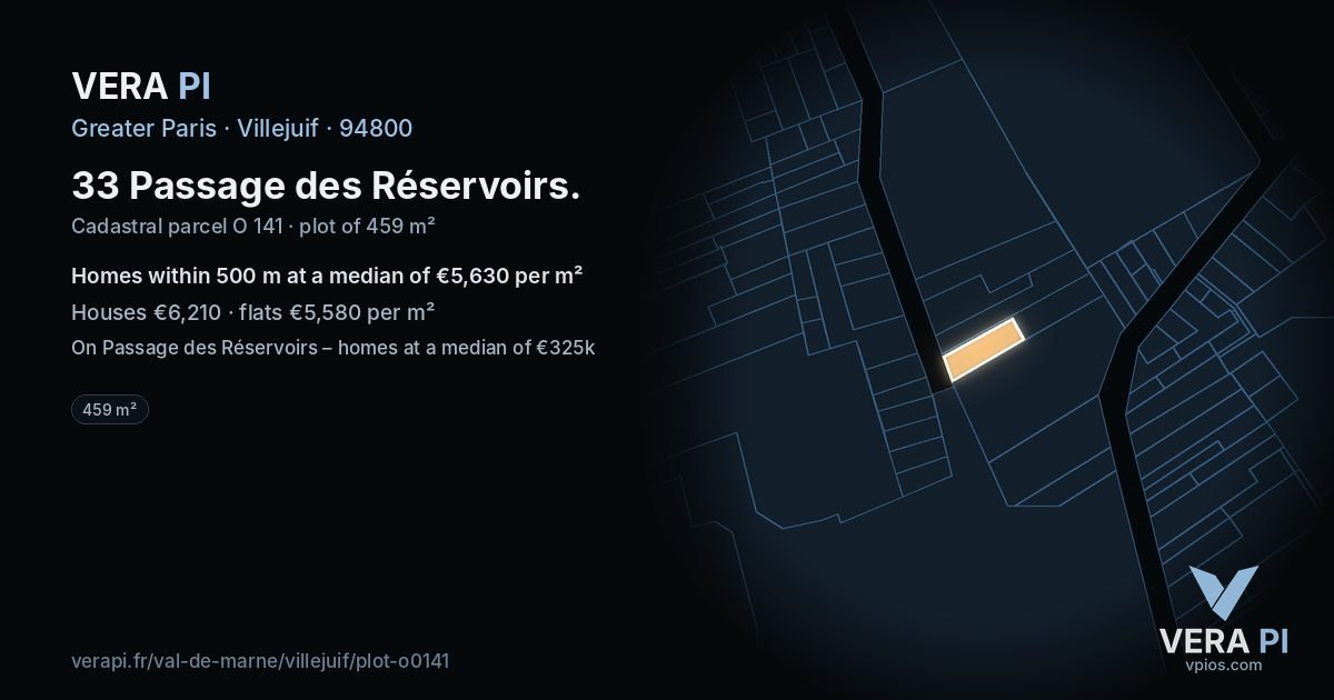 33 Passage des Réservoirs, Villejuif at night – the plot lit, the parcels around coloured by the prices near them
