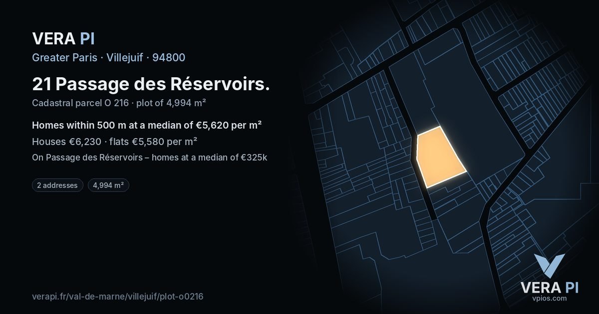 21 Passage des Réservoirs, Villejuif at night – the plot lit, the parcels around coloured by the prices near them