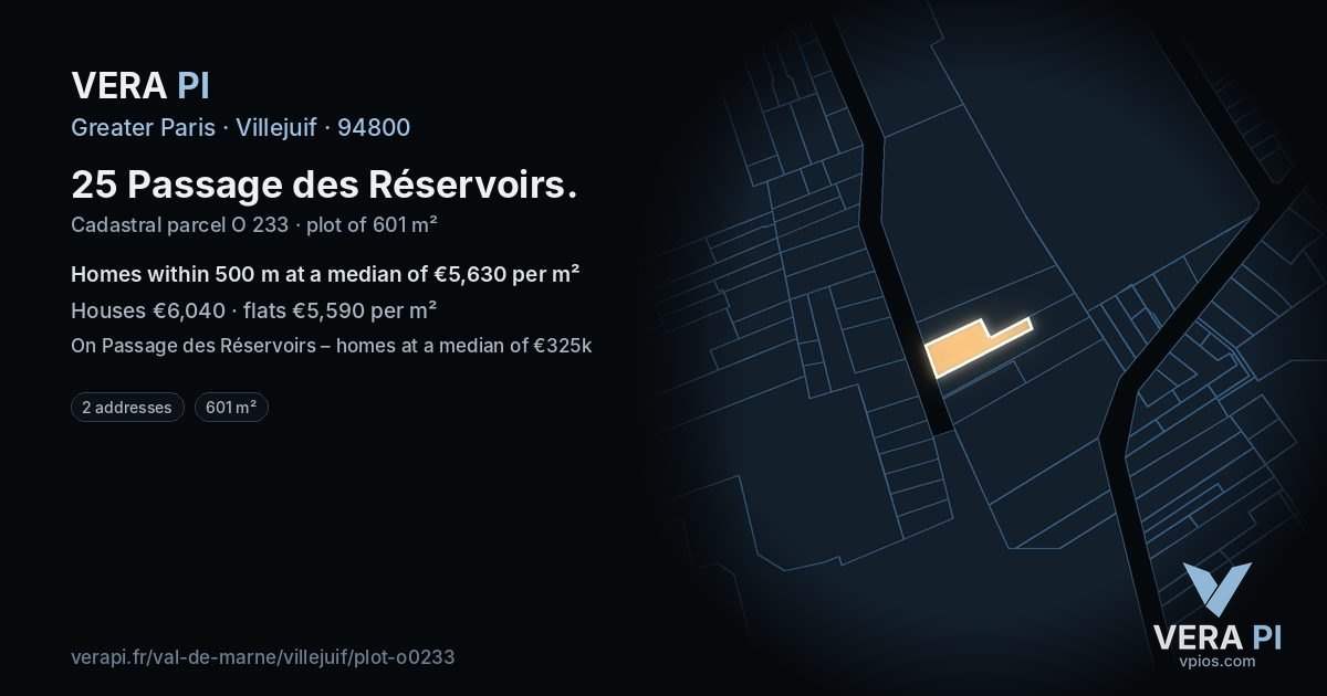 25 Passage des Réservoirs, Villejuif at night – the plot lit, the parcels around coloured by the prices near them