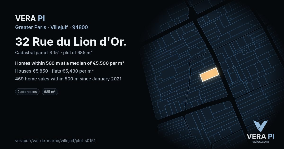 32 Rue du Lion d'Or, Villejuif at night – the plot lit, the parcels around coloured by the prices near them