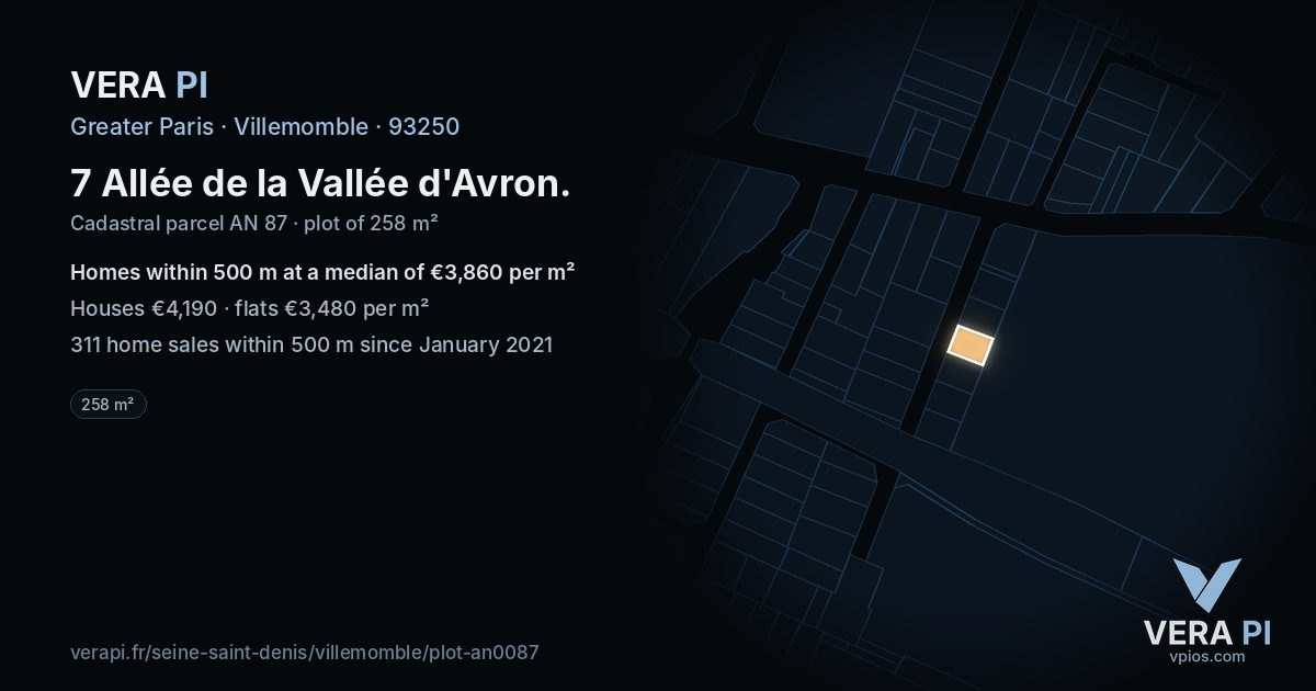 7 Allée de la Vallée d'Avron, Villemomble at night – the plot lit, the parcels around coloured by the prices near them
