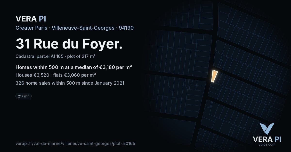 31 Rue du Foyer, Villeneuve-Saint-Georges at night – the plot lit, the parcels around coloured by the prices near them