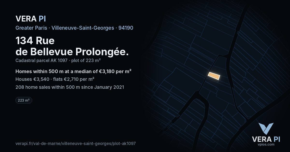 134 Rue de Bellevue Prolongée, Villeneuve-Saint-Georges at night – the plot lit, the parcels around coloured by the prices near them