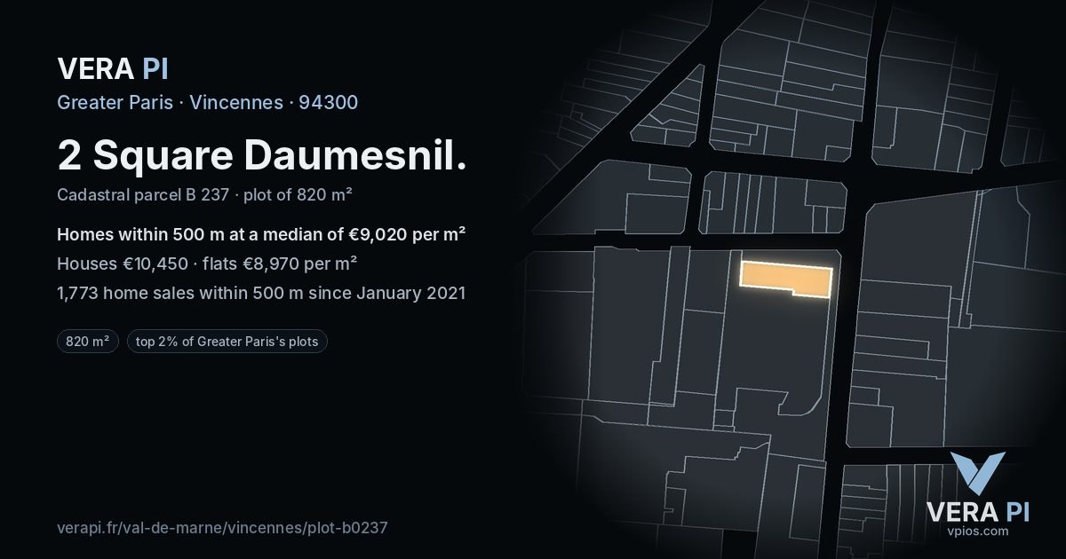2 Square Daumesnil, Vincennes at night – the plot lit, the parcels around coloured by the prices near them