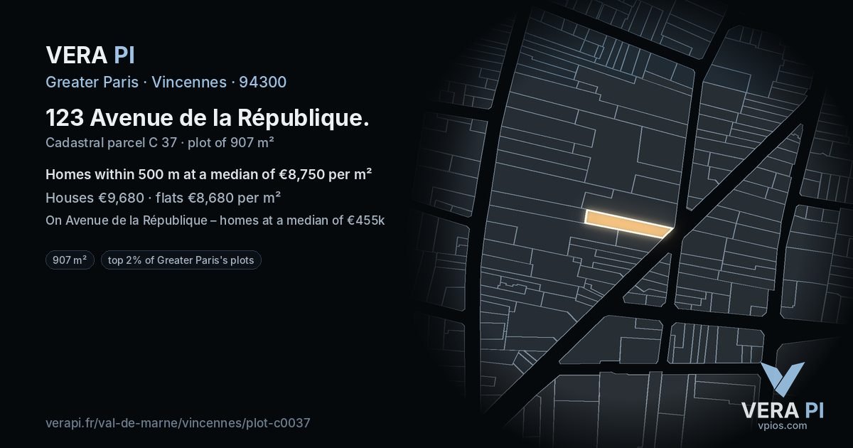 123 Avenue de la République, Vincennes at night – the plot lit, the parcels around coloured by the prices near them