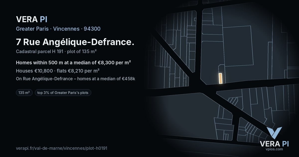 7 Rue Angélique-Defrance, Vincennes at night – the plot lit, the parcels around coloured by the prices near them