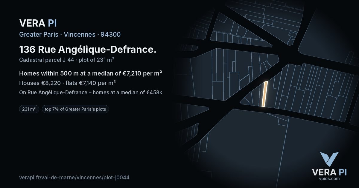 136 Rue Angélique-Defrance, Vincennes at night – the plot lit, the parcels around coloured by the prices near them