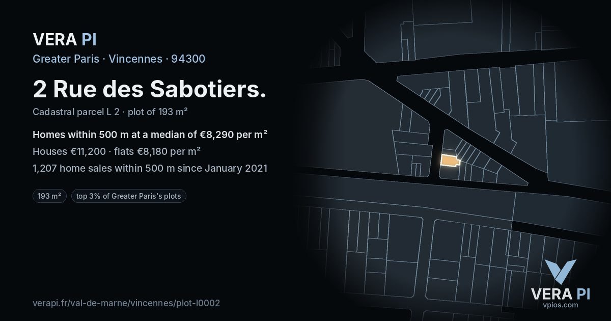 2 Rue des Sabotiers, Vincennes at night – the plot lit, the parcels around coloured by the prices near them