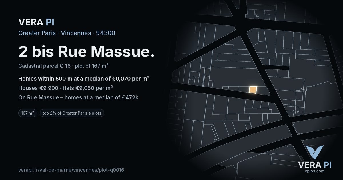 2 bis Rue Massue, Vincennes at night – the plot lit, the parcels around coloured by the prices near them