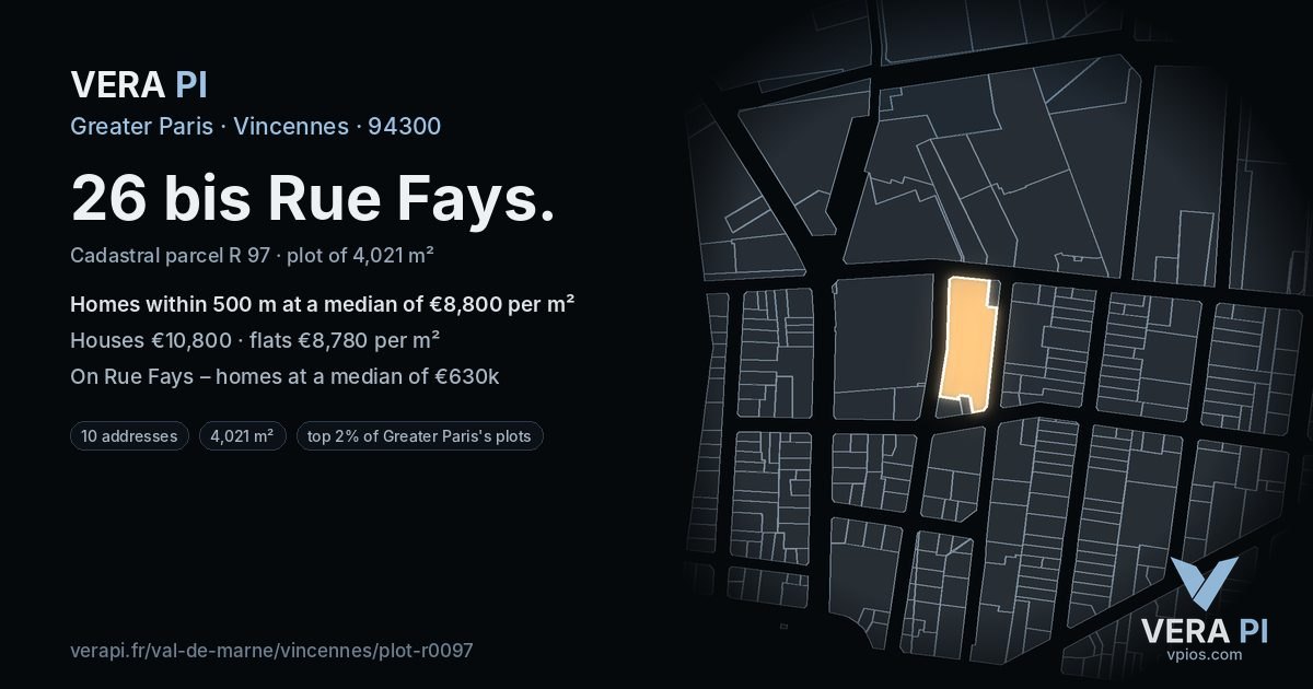 26 bis Rue Fays, Vincennes at night – the plot lit, the parcels around coloured by the prices near them
