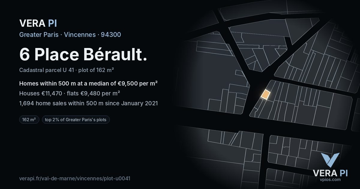6 Place Bérault, Vincennes at night – the plot lit, the parcels around coloured by the prices near them