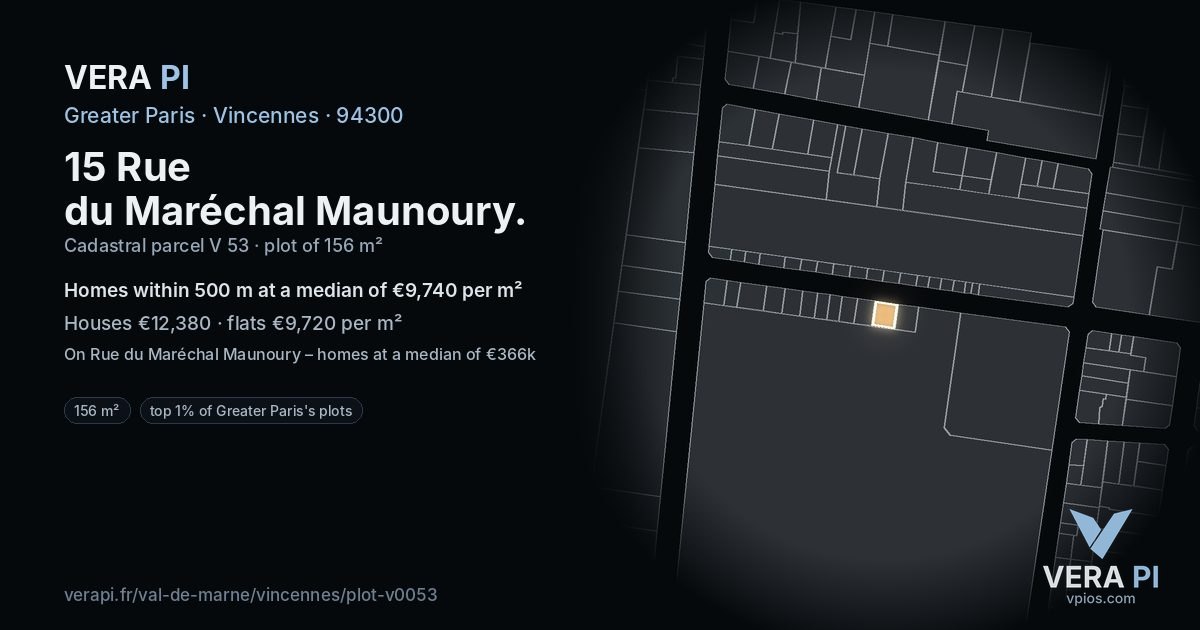 15 Rue du Maréchal Maunoury, Vincennes at night – the plot lit, the parcels around coloured by the prices near them