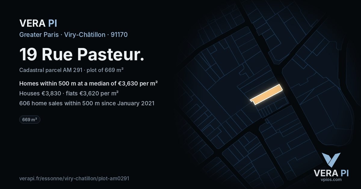 19 Rue Pasteur, Viry-Châtillon at night – the plot lit, the parcels around coloured by the prices near them