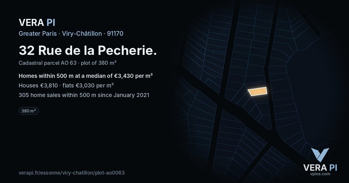 32 Rue de la Pecherie, Viry-Châtillon at night – the plot lit, the parcels around coloured by the prices near them