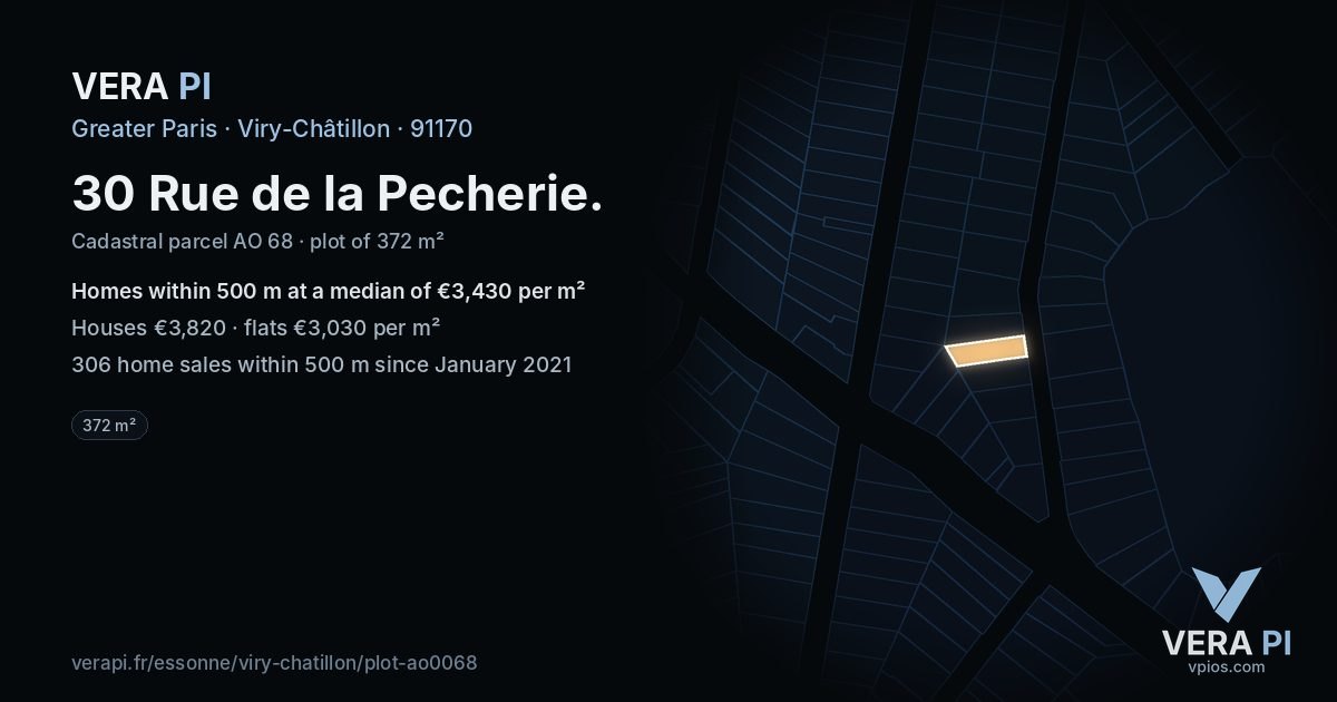 30 Rue de la Pecherie, Viry-Châtillon at night – the plot lit, the parcels around coloured by the prices near them