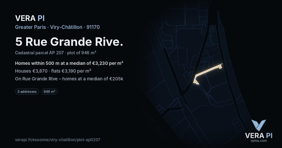 5 Rue Grande Rive, Viry-Châtillon at night – the plot lit, the parcels around coloured by the prices near them