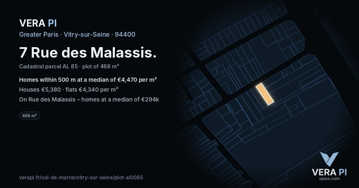 7 Rue des Malassis, Vitry-sur-Seine at night – the plot lit, the parcels around coloured by the prices near them