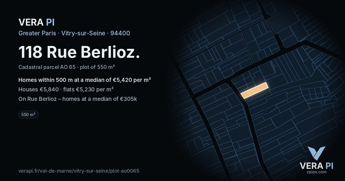 118 Rue Berlioz, Vitry-sur-Seine at night – the plot lit, the parcels around coloured by the prices near them