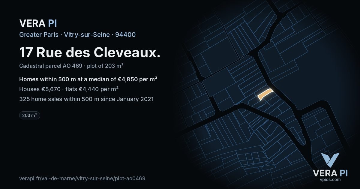 17 Rue des Cleveaux, Vitry-sur-Seine at night – the plot lit, the parcels around coloured by the prices near them