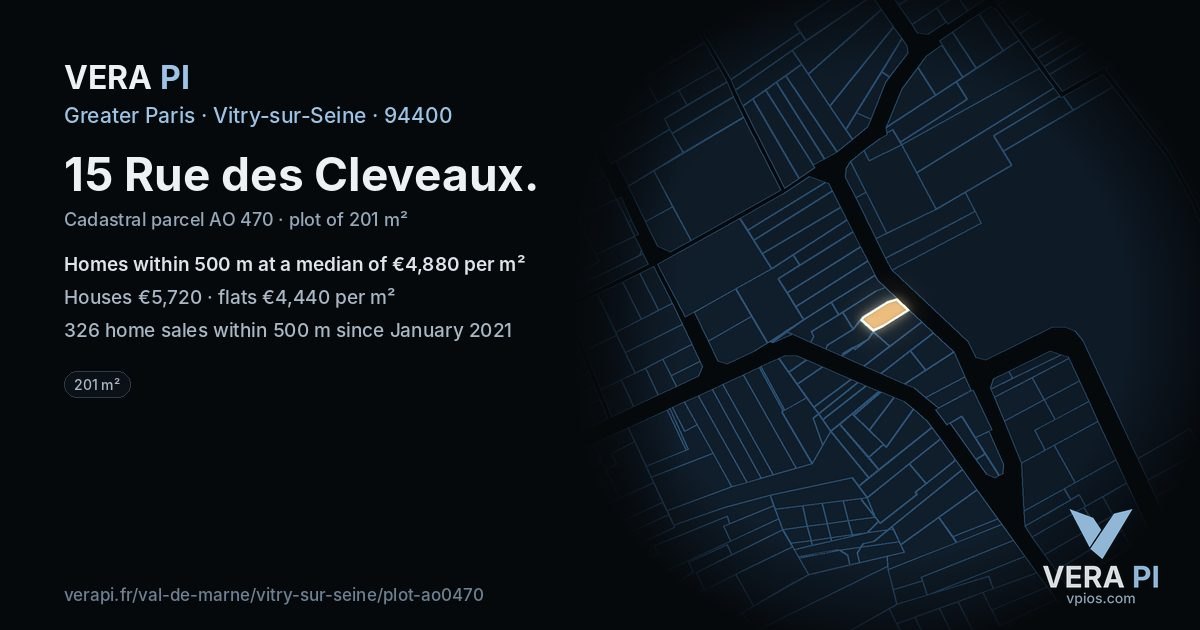 15 Rue des Cleveaux, Vitry-sur-Seine at night – the plot lit, the parcels around coloured by the prices near them