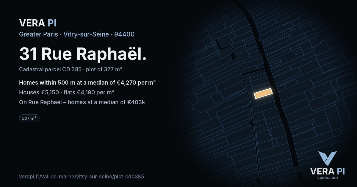 31 Rue Raphaël, Vitry-sur-Seine at night – the plot lit, the parcels around coloured by the prices near them