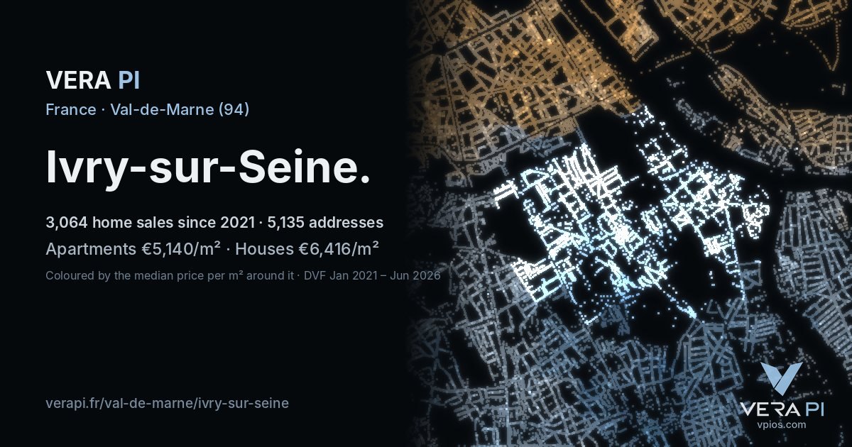 Place Pierre Gosnat, Ivry-sur-Seine at night – every parcel coloured by the prices around it, the street's own parcels lit